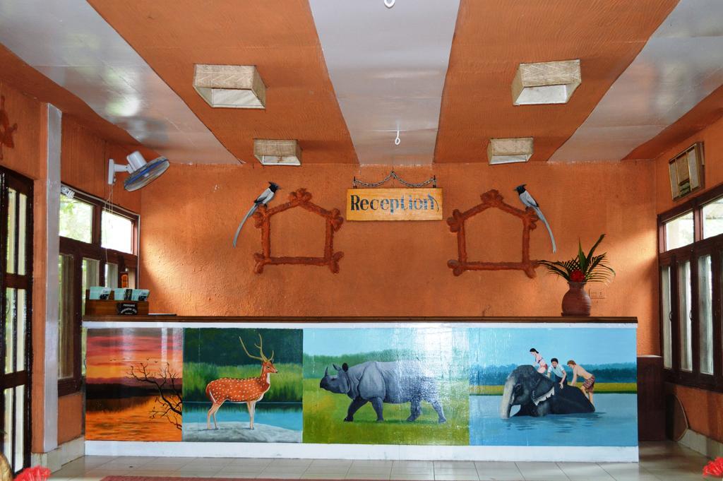 Chitwan Paradise Hotel Саураха Екстер'єр фото